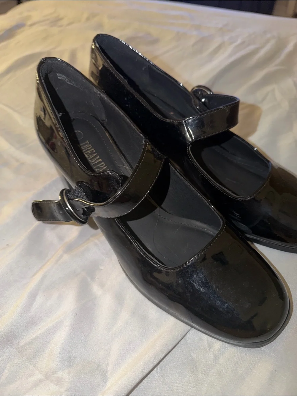 Dream Pairs Black Size 8.5 Glossy Mary Jane Heels